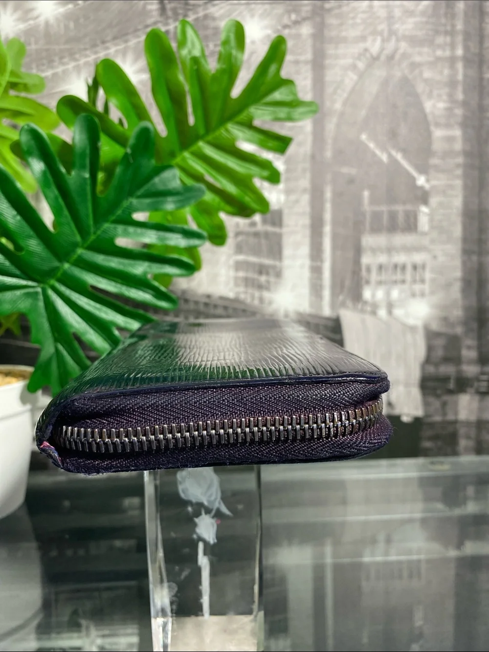 Authentic Rare Louis Vuitton Epi Zippy Wallet